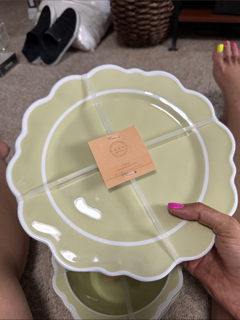 Green Bowl and Plate Set 8 dinner set melamin BEAUTIFUL SCALLOPS OUTDOOR - Picture 3 of 3